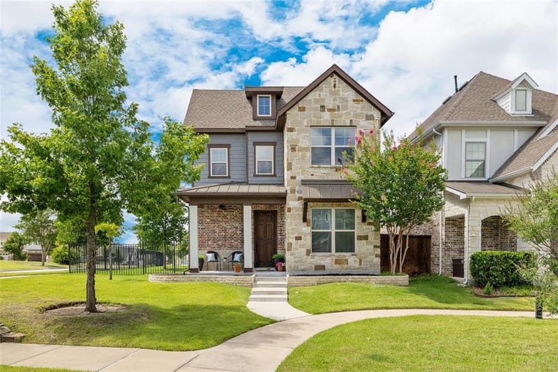 1820 Roundtree Circle W, Fort Worth TX 76008