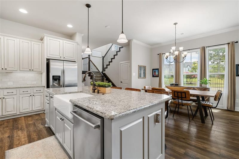 1820 Roundtree Circle W, Fort Worth TX 76008 - Photo 9