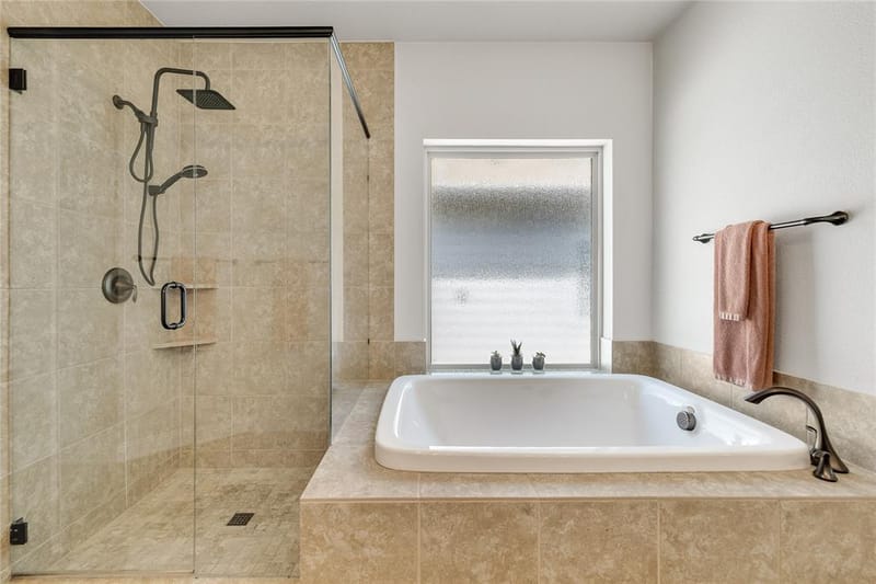 1820 Roundtree Circle W, Fort Worth TX 76008 - Photo 15