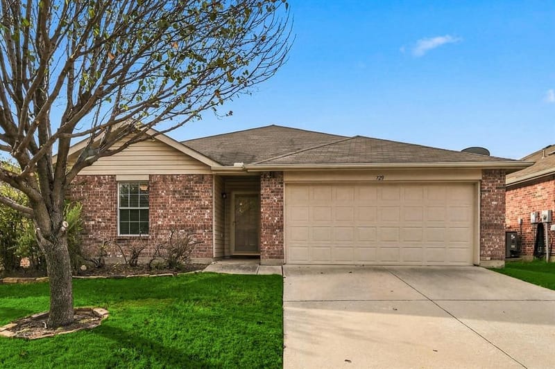 729 Rio Bravo Drive, Fort Worth TX 76052