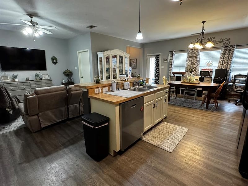 1225 Grand Central Parkway, Fort Worth TX 76131 - Photo 6