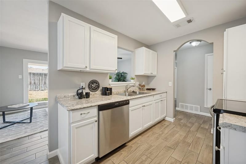 5909 Kary Lynn Drive S, Watauga TX 76148 - Photo 8