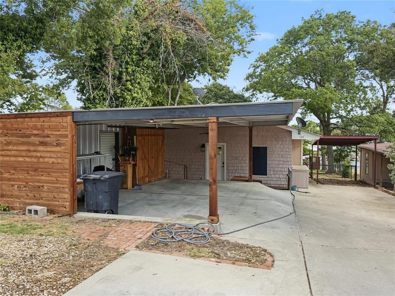 124 Marina View Court, Weatherford TX 76087 - Photo 10