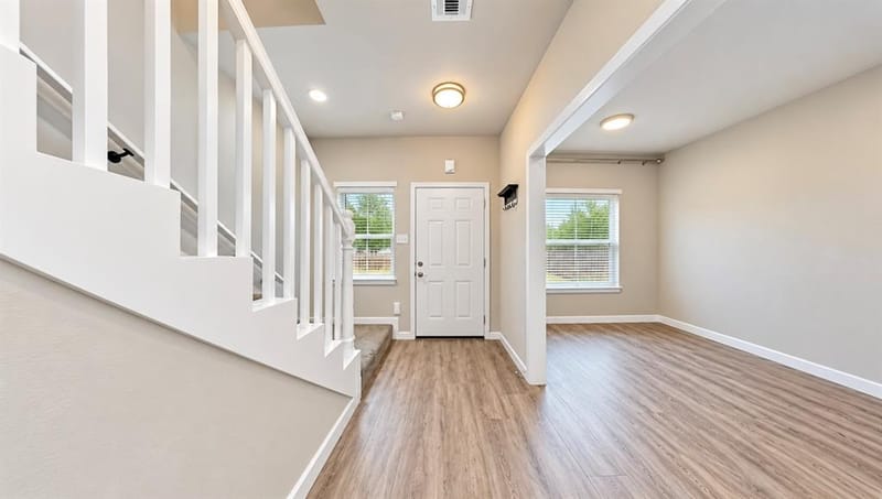 2407 Lee Avenue, Fort Worth TX 76164 - Photo 2