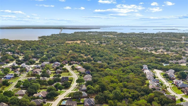 402 Brookside Drive, Lake Dallas TX 75065 - Photo 36
