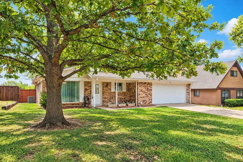 1109 S Valentine Drive, Sherman TX 75090 - Photo 2