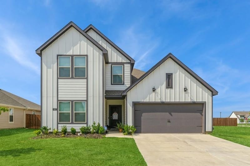 822 Amelia Court, Pilot Point TX 76258