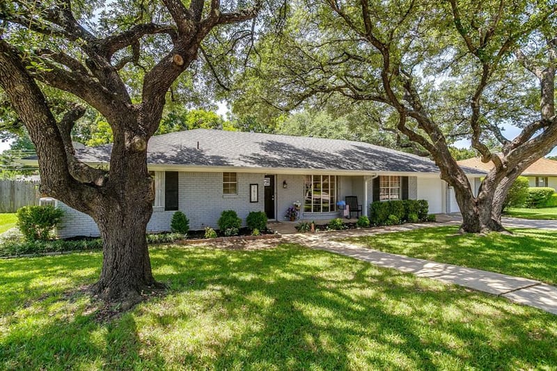 3817 Lawndale Avenue, Fort Worth TX 76133 - Photo 2