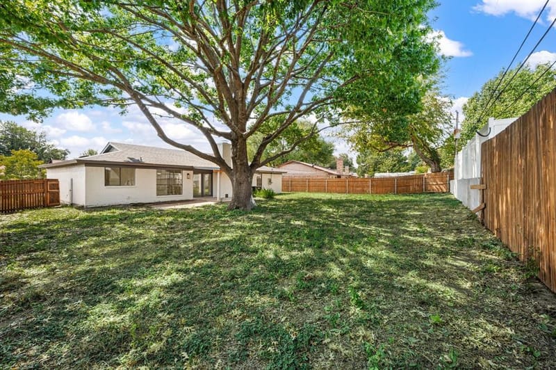 1705 S Timber Court, Benbrook TX 76126 - Photo 18
