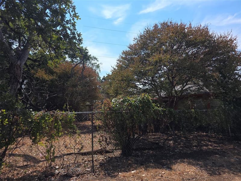 2001 Carverly Drive, Fort Worth TX 76112 - Photo 16