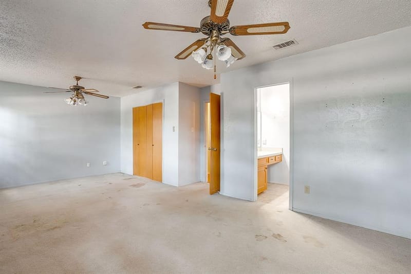 915 Cherry Laurel Lane, Arlington TX 76012 - Photo 13