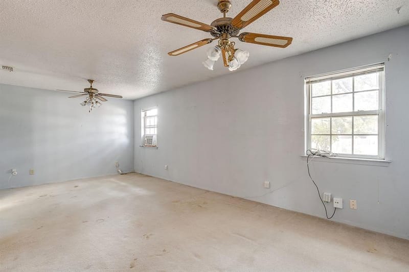 915 Cherry Laurel Lane, Arlington TX 76012 - Photo 12