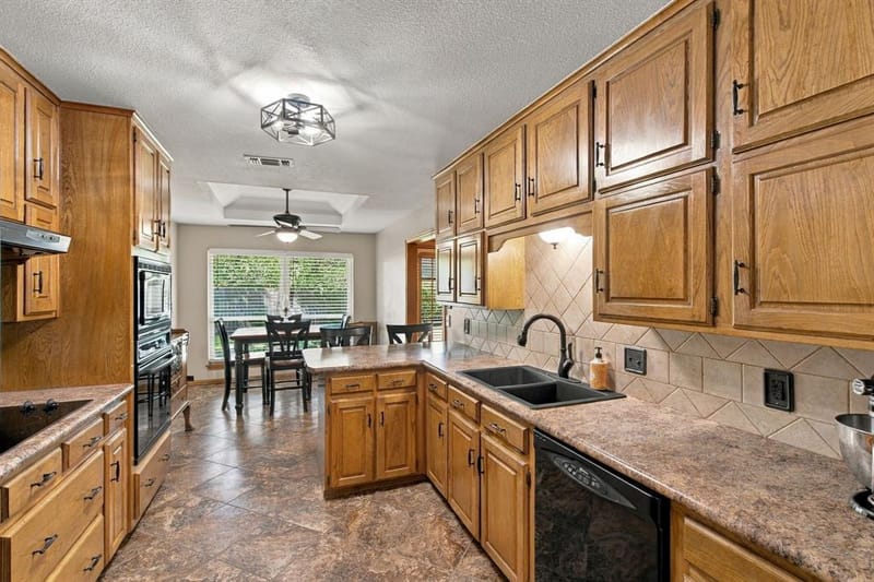 7101 Hazel Place, North Richland Hills TX 76182 - Photo 15