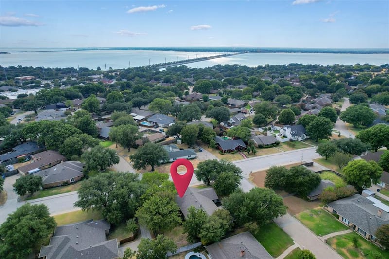 402 Coachlight Trail, Rockwall TX 75087 - Photo 2