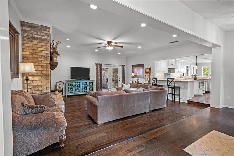 402 Coachlight Trail, Rockwall TX 75087 - Photo 6