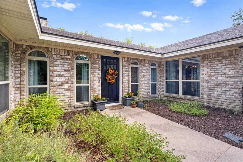 402 Coachlight Trail, Rockwall TX 75087 - Photo 4