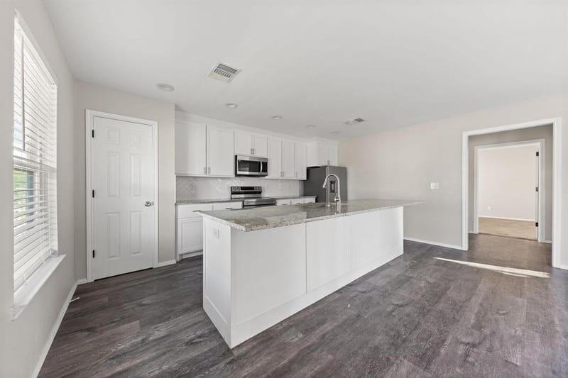 805 S 4th Street, Bonham TX 75418 - Photo 7