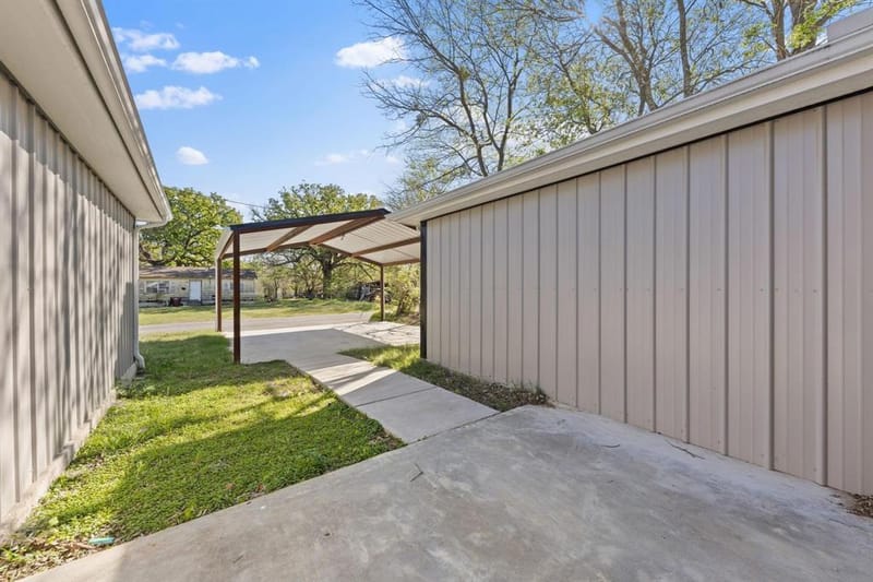 805 S 4th Street, Bonham TX 75418 - Photo 18