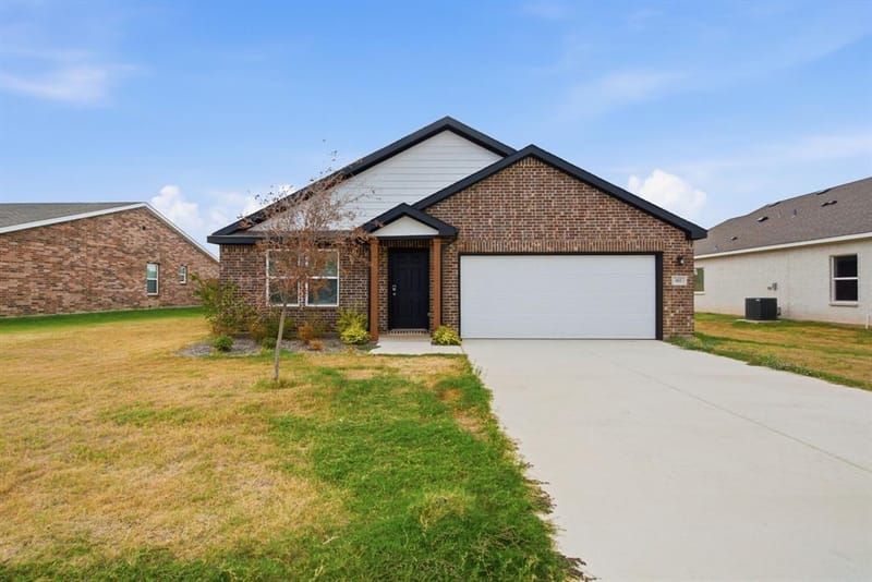 417 Jameson Street, Springtown TX 76082
