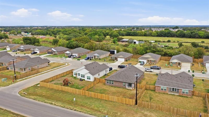 417 Jameson Street, Springtown TX 76082 - Photo 25