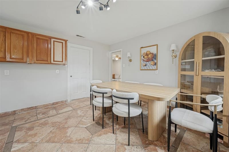 2614 Valwood Parkway, Farmers Branch TX 75234 - Photo 10
