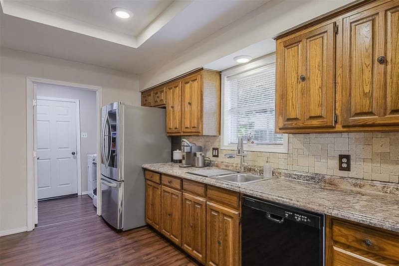 5508 Grissom Drive, Arlington TX 76016 - Photo 11
