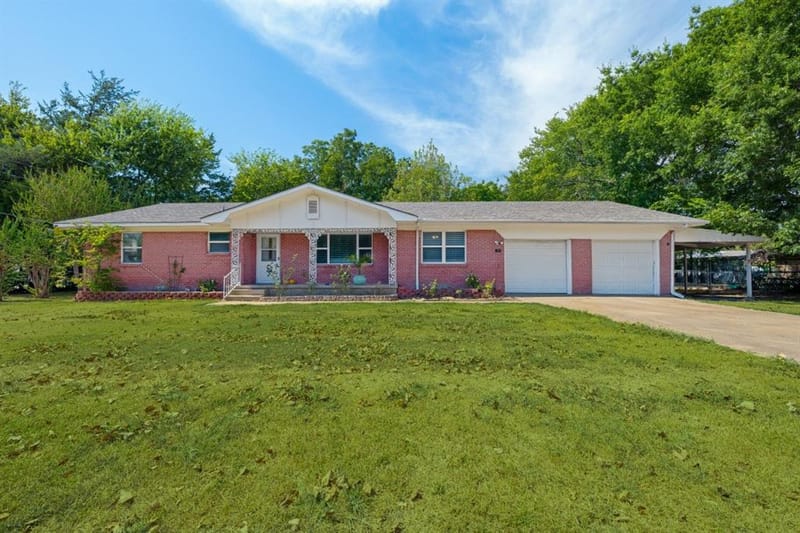 87 Micajah Davis Lane, Denison TX 75020