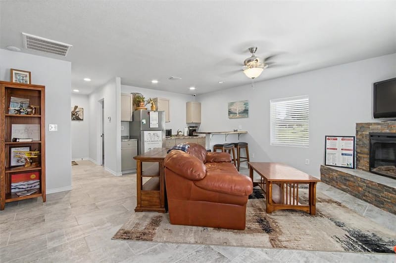 3907 Del Rio Court, Granbury TX 76049 - Photo 13