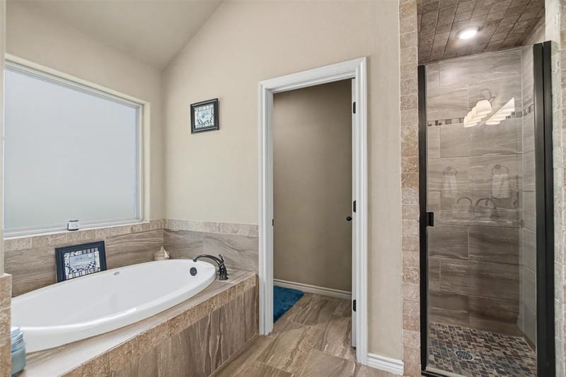 3907 Del Rio Court, Granbury TX 76049 - Photo 10