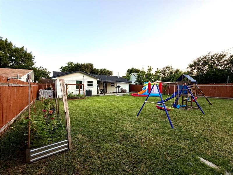 1209 Rosewood Hills Drive, Garland TX 75040 - Photo 22