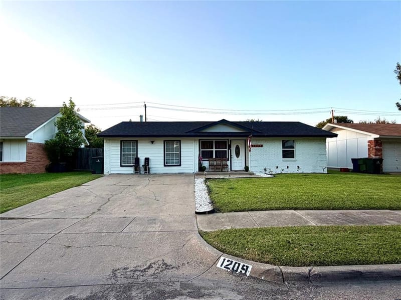 1209 Rosewood Hills Drive, Garland TX 75040