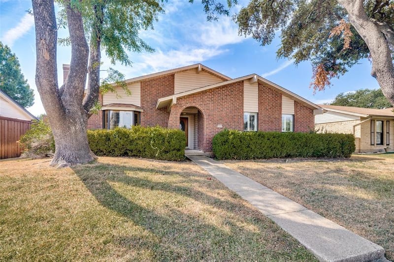 2202 Village Crest Drive, Garland TX 75044