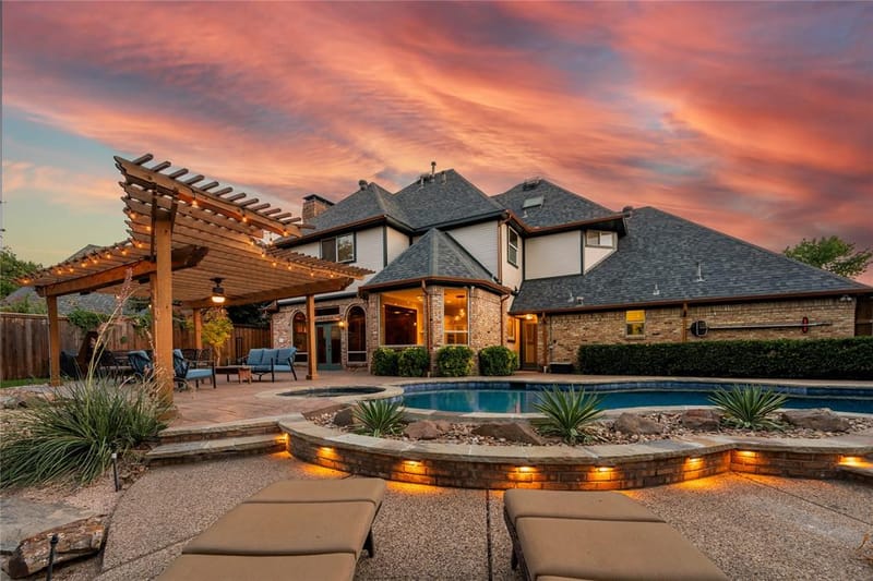 2329 Highlands Creek Road, Carrollton TX 75007 - Photo 2