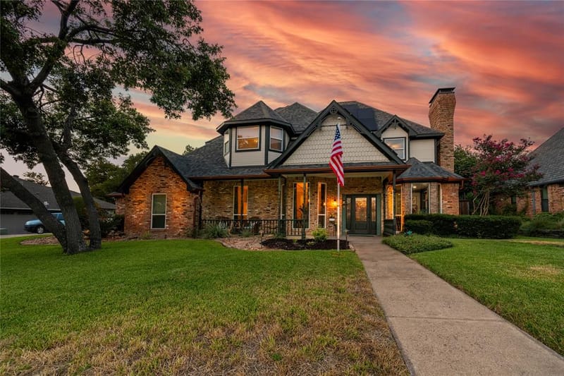 2329 Highlands Creek Road, Carrollton TX 75007 - Photo 3