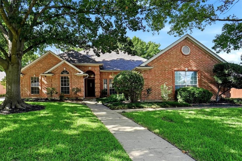 1703 Chretien Point Drive, Mansfield TX 76063