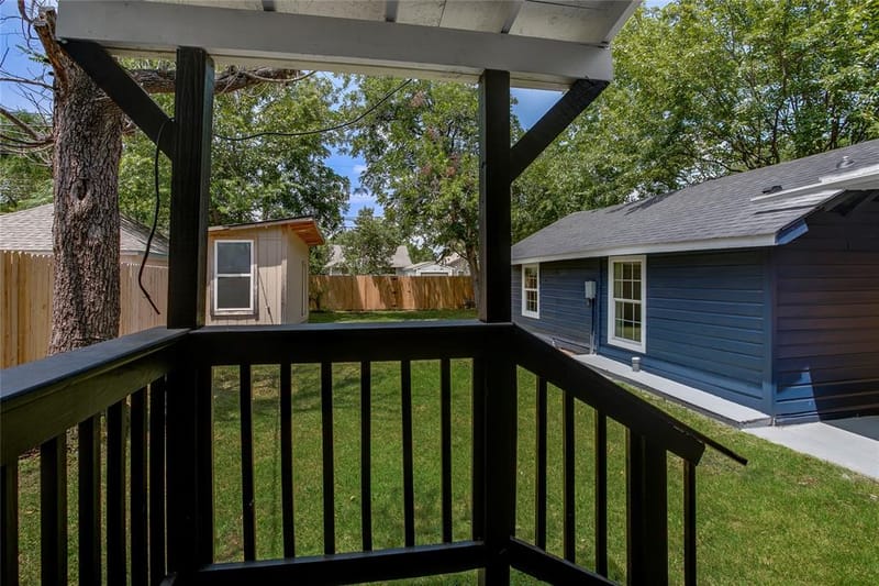 2635 Gladstone Drive, Dallas TX 75211 - Photo 32