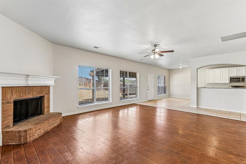 1809 Morning Glory Drive, Corinth TX 76210 - Photo 6