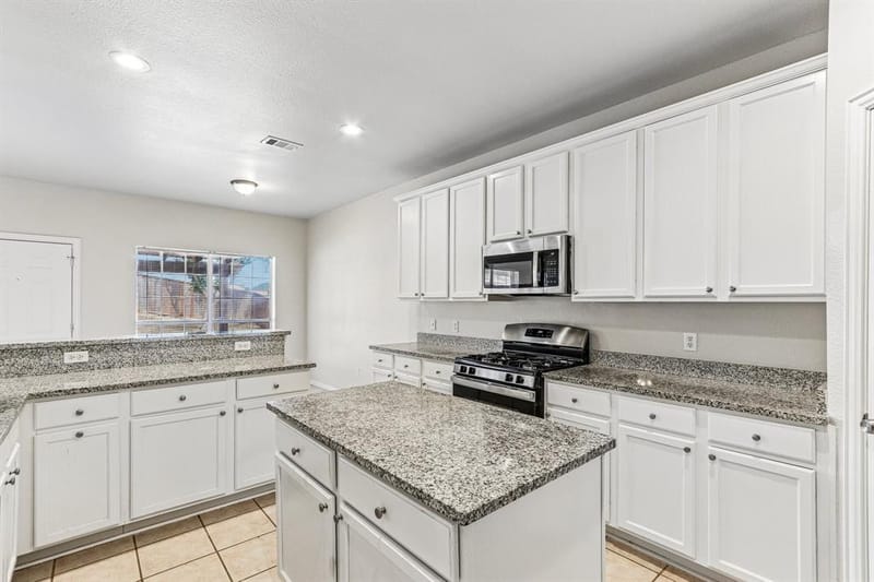 1809 Morning Glory Drive, Corinth TX 76210 - Photo 12