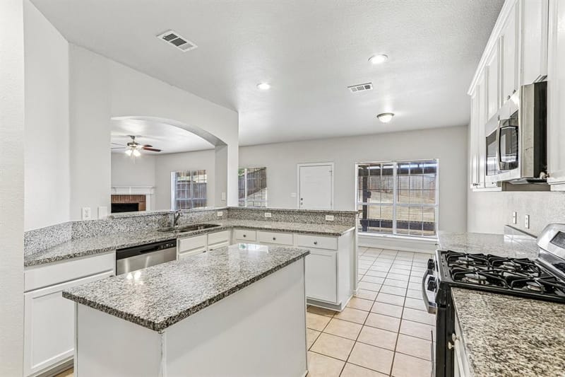 1809 Morning Glory Drive, Corinth TX 76210 - Photo 10