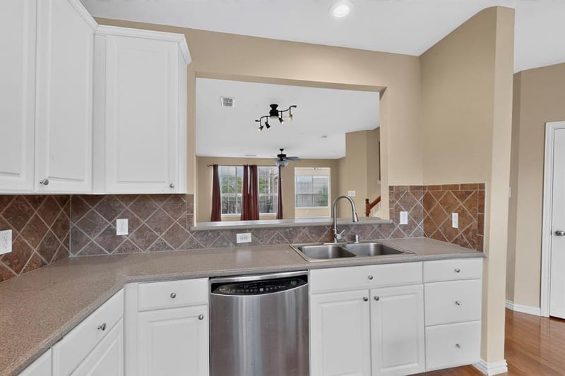 2544 Jacobson Drive, Lewisville TX 75067 - Photo 5
