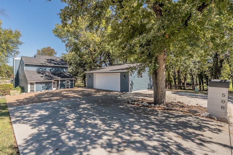 508 Harbor Drive S, Azle TX 76020 - Photo 2