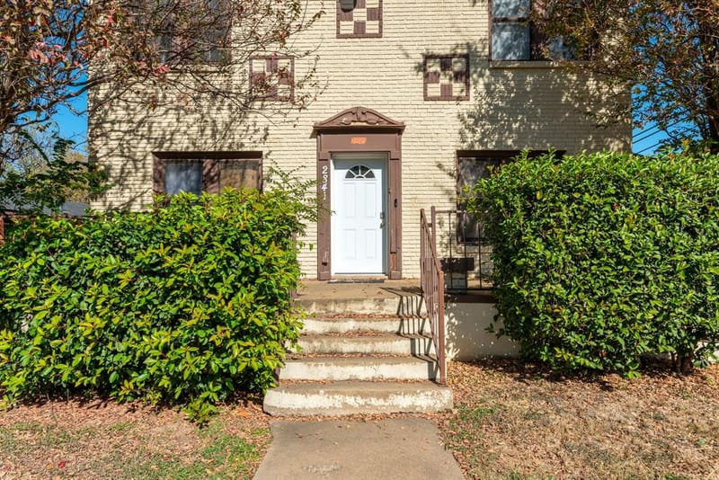 2841 Avenue H, Fort Worth TX 76105 - Photo 2