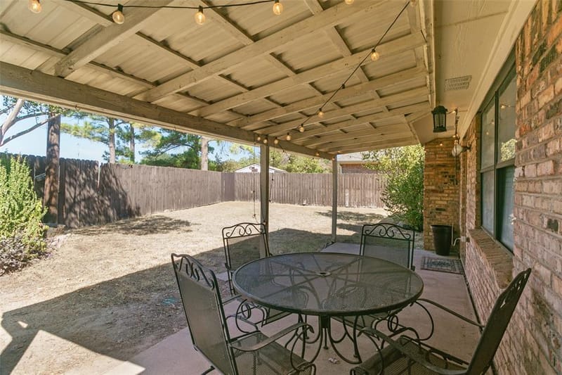 2077 Parkridge Drive, Hurst TX 76054 - Photo 22