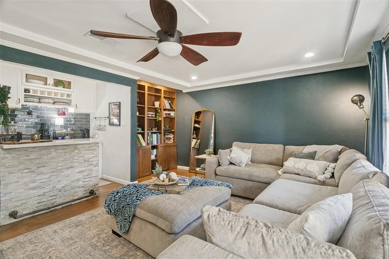 2077 Parkridge Drive, Hurst TX 76054 - Photo 5