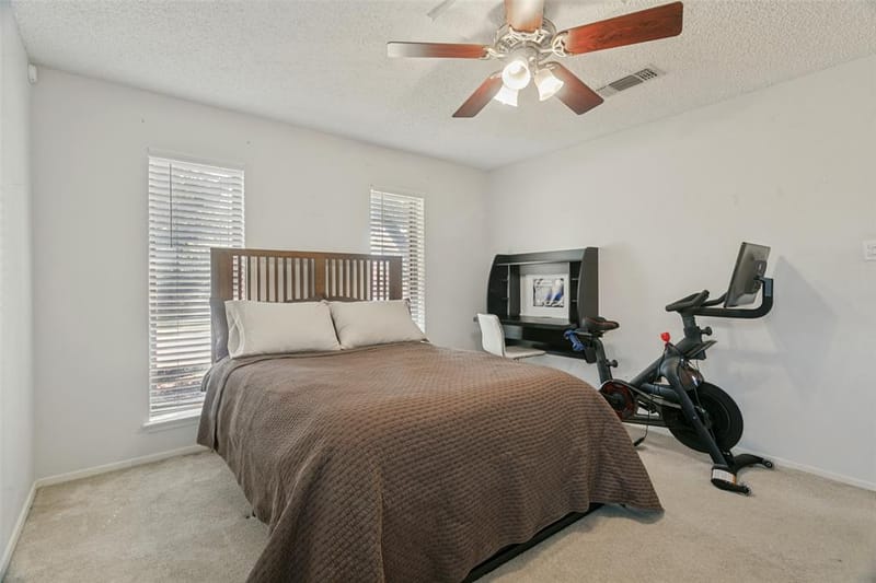 2077 Parkridge Drive, Hurst TX 76054 - Photo 20