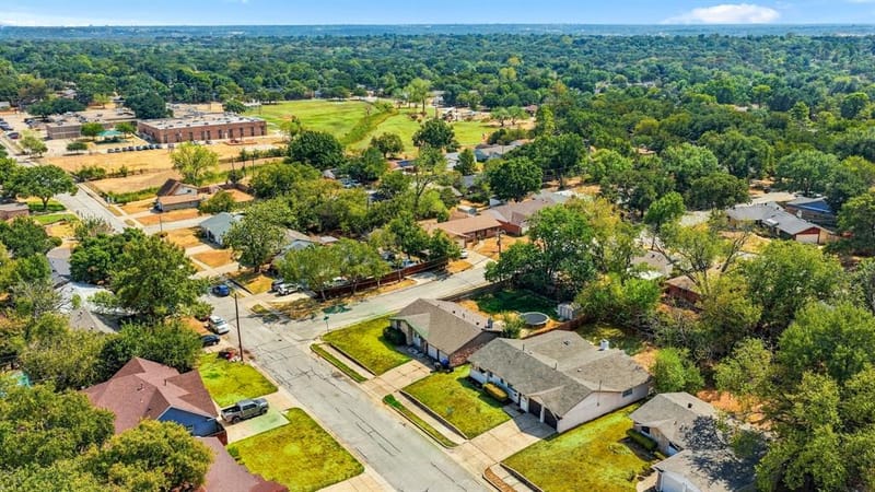 6820 Gary Lane, Fort Worth TX 76112 - Photo 39