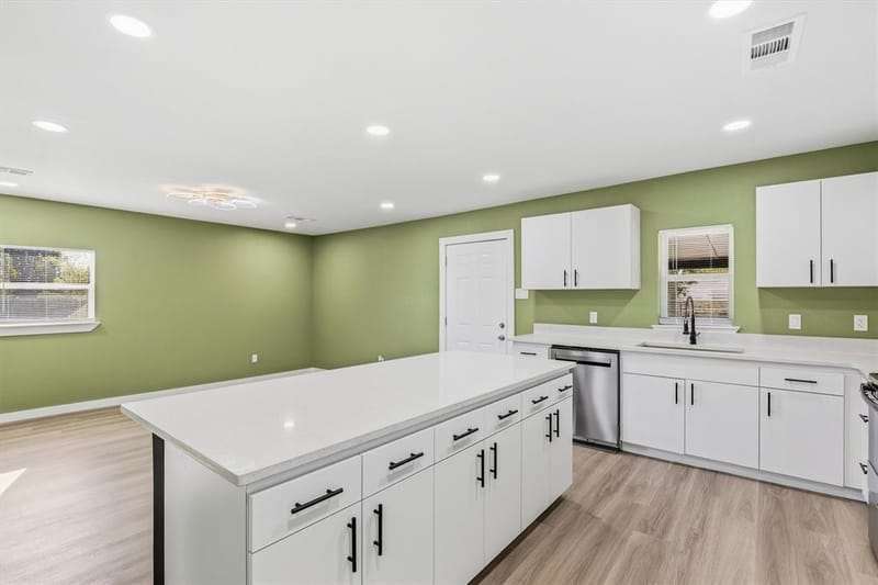 800 Netherland Drive, Arlington TX 76017 - Photo 13