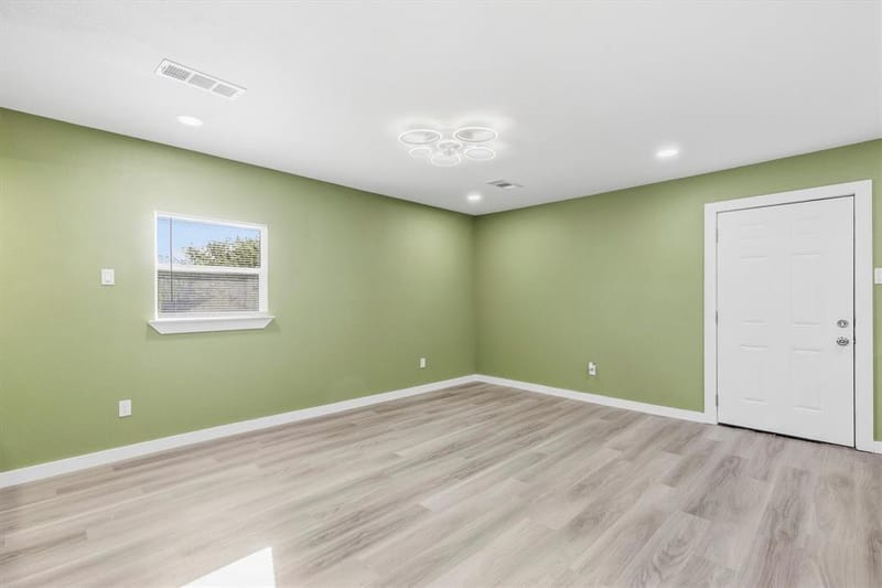 800 Netherland Drive, Arlington TX 76017 - Photo 7