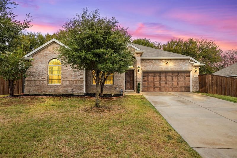 7512 Rose Crest Boulevard, Forest Hill TX 76140 - Photo 2