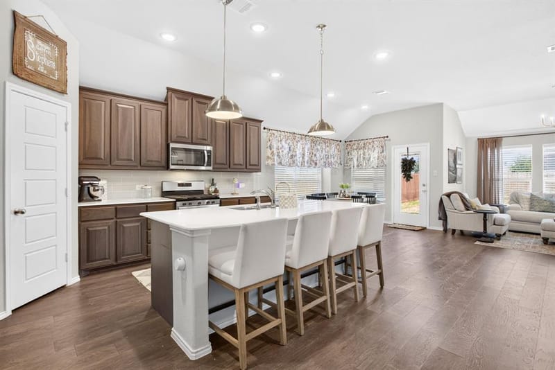 4404 Mill Falls Drive, Fort Worth TX 76036 - Photo 8